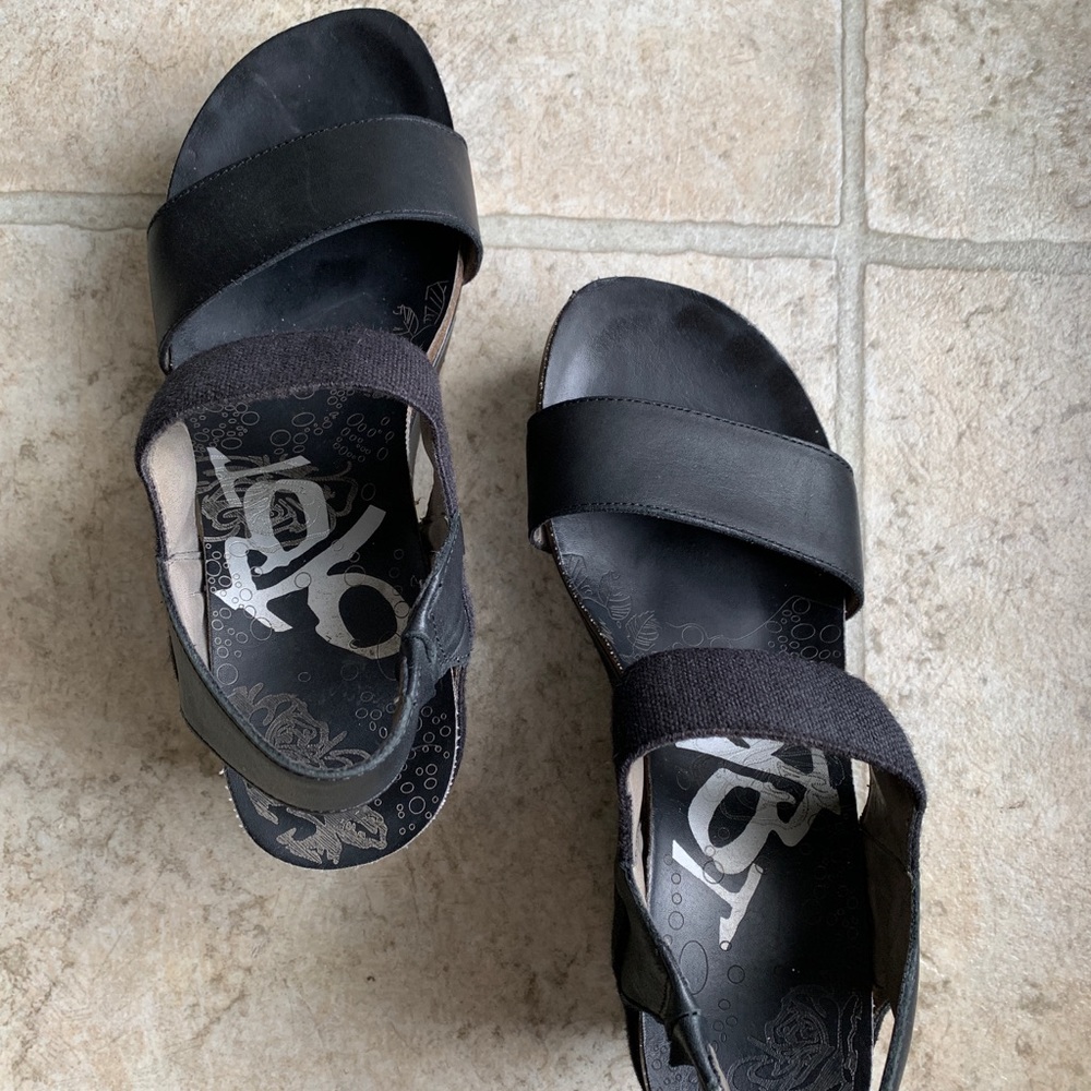 OTBT black Sandal size 7M